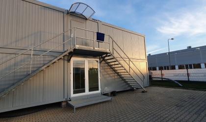 schody_do_kontenera_1